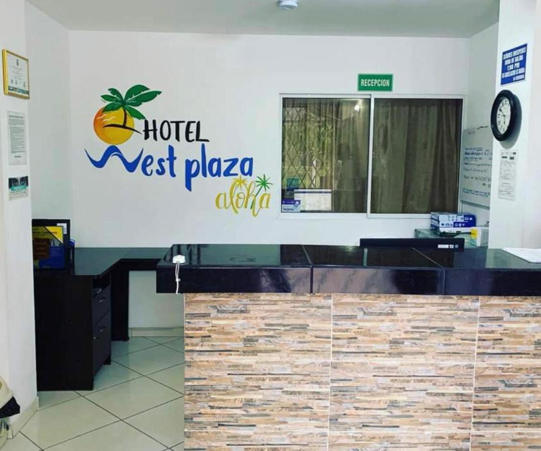 Cristales West Plaza