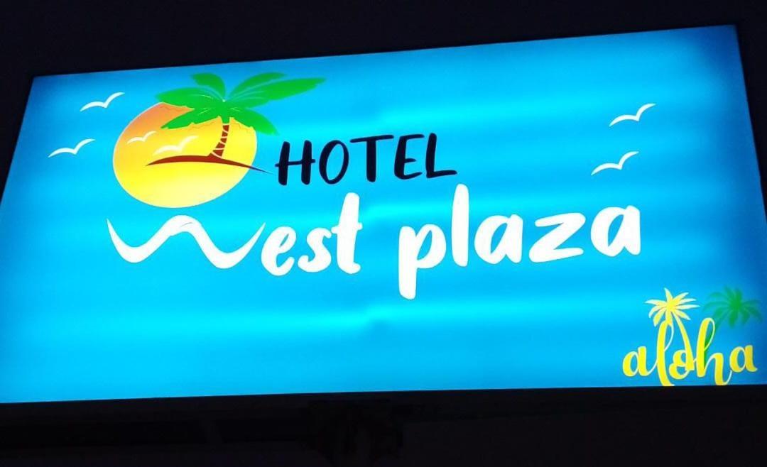 Cristales West Plaza *
