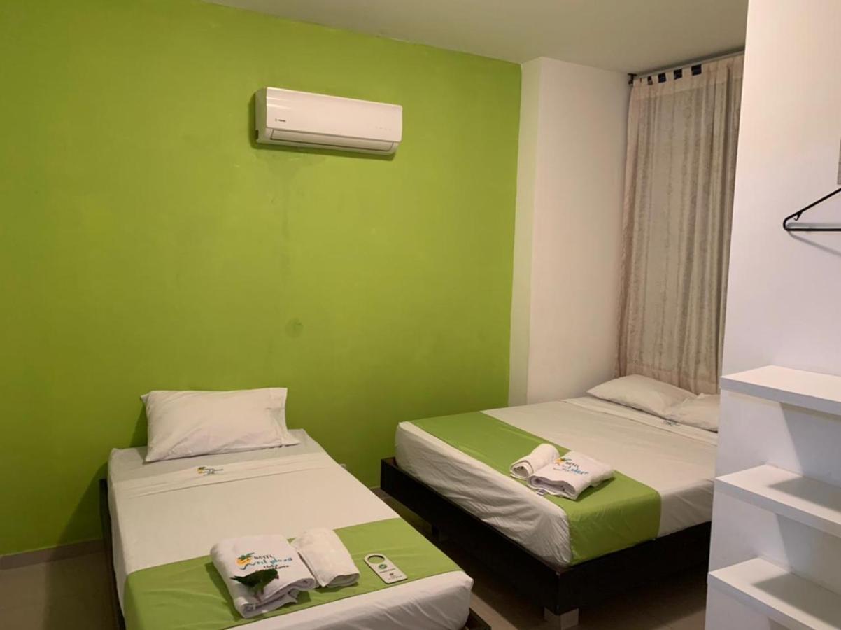 Hotel Cristales West Plaza