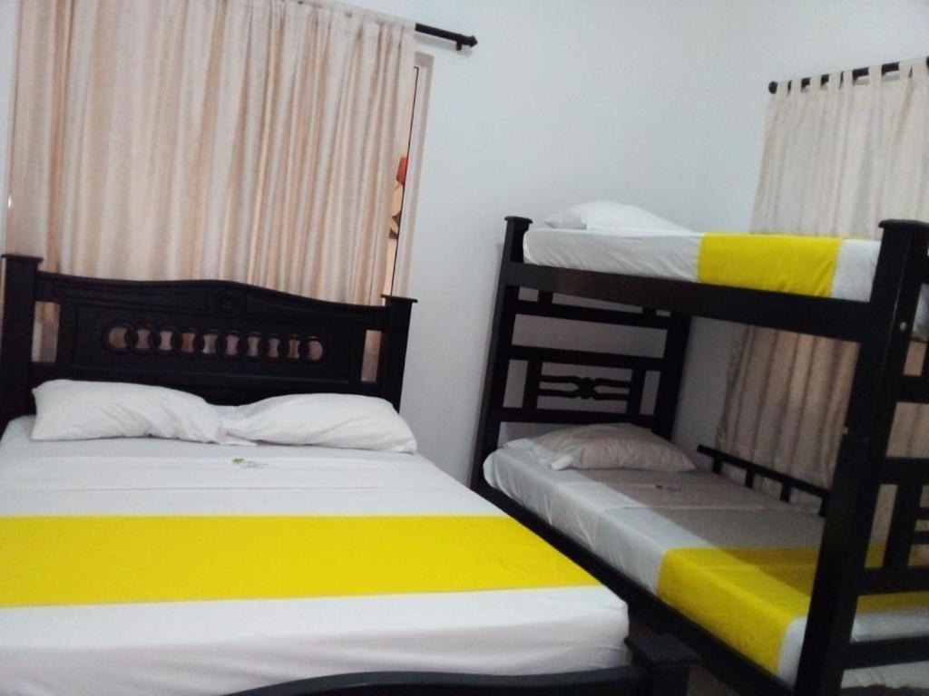 West Plaza Hotel *